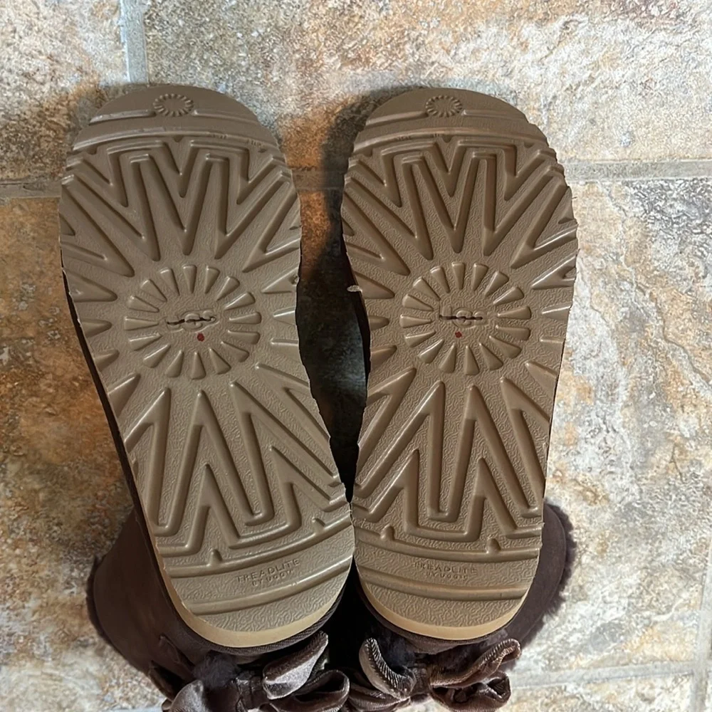 Ugg Bailey Mini Bailey Bow ll Boot Size 6 NEW